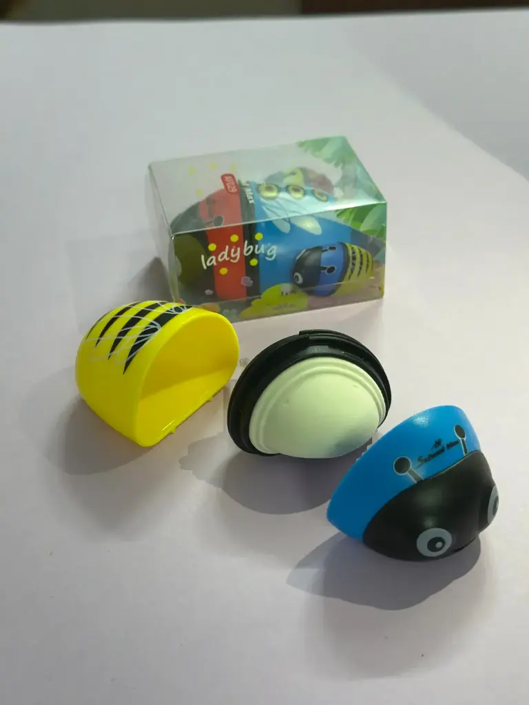 تراش پاکن فانتزی طرح کفش دوزک-3.webp