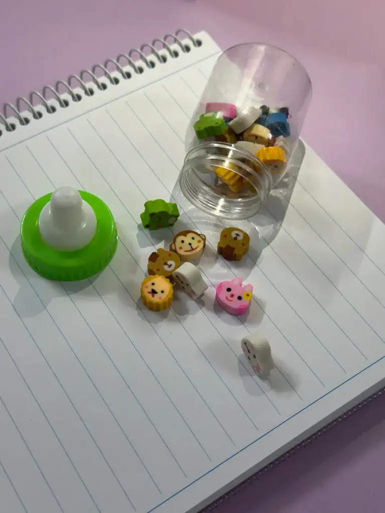 پاکن شیشه شیری.webp